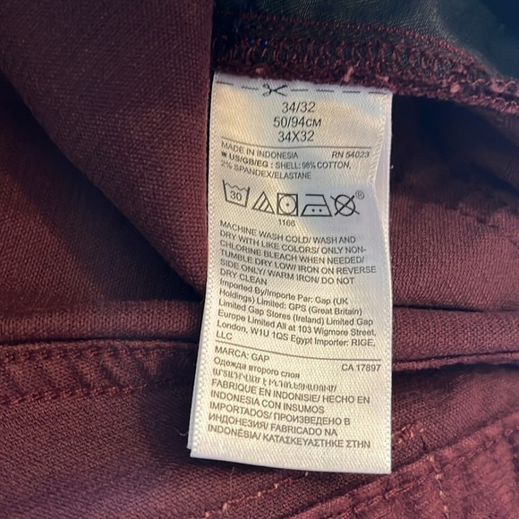 New-gap-34×32-straight chords with gap flex. Burgundy red-smooth corduroy denim. - Picture 15 of 16